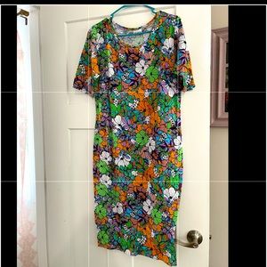 LulaRoe fitted midi short sleeve dress